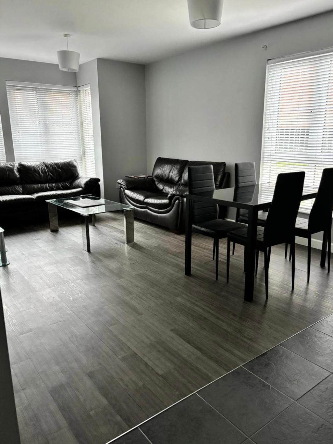 2 Bedroom Ground Floor Apartment Belfast Bagian luar foto
