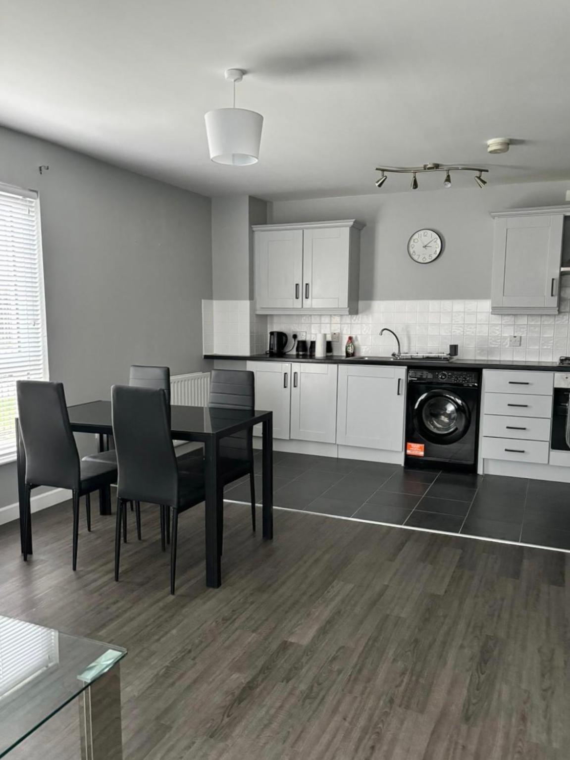 2 Bedroom Ground Floor Apartment Belfast Bagian luar foto