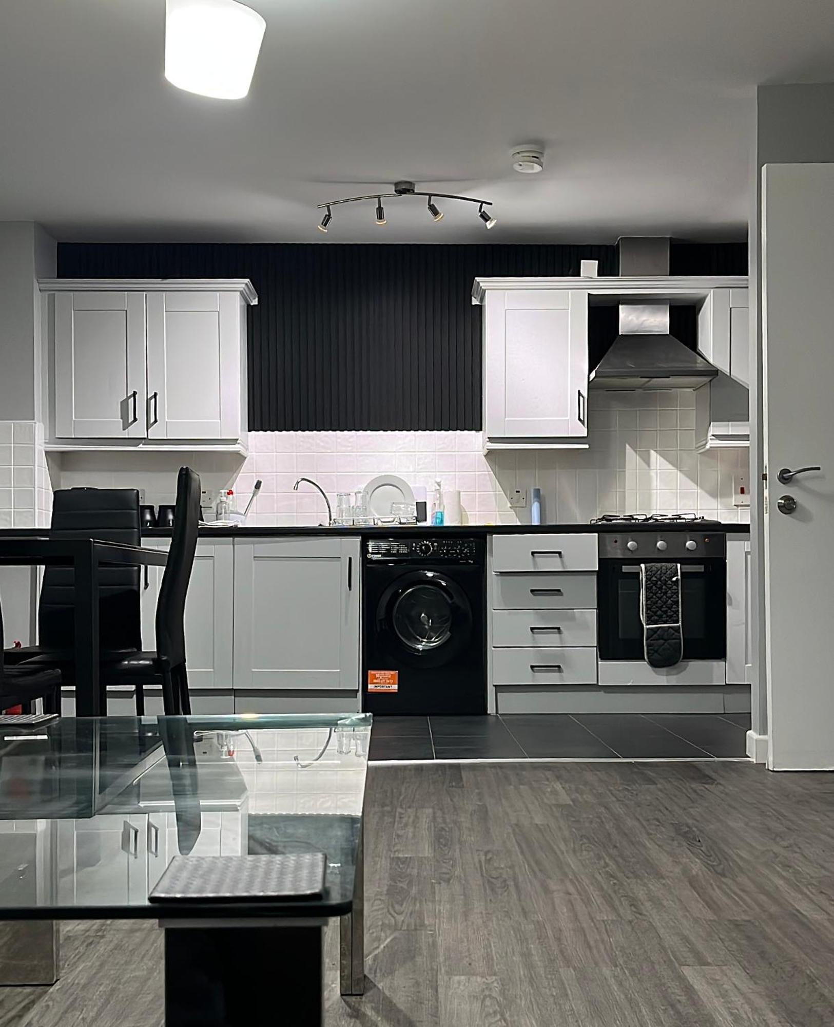 2 Bedroom Ground Floor Apartment Belfast Bagian luar foto